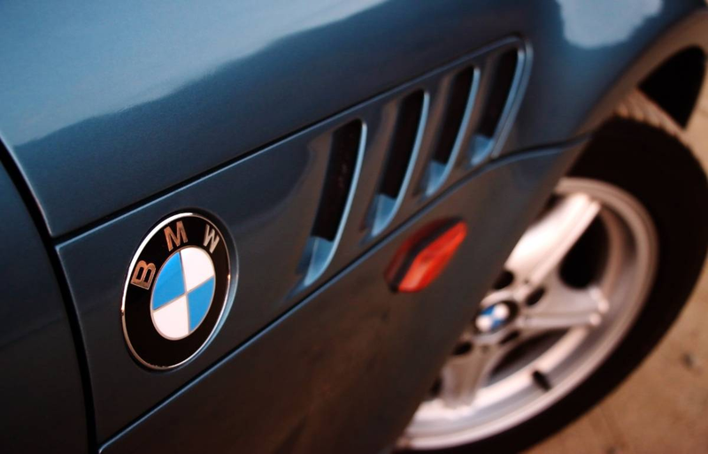 Illustration for article titled At $5,300, Could You Form A Bond With This 1998 BMW Z3 Roadster?